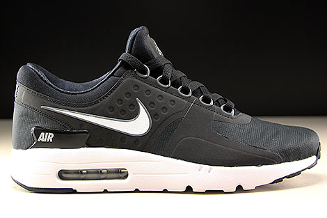 nike essential zero