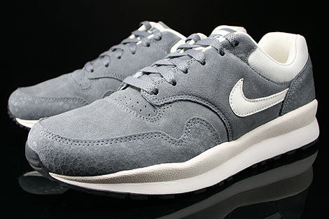 nike air safari grey