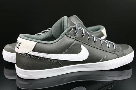 volt flyknit vapormax