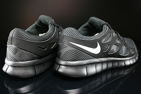 nike free run 2 black white