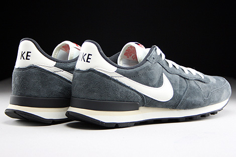 nike internationalist pgs