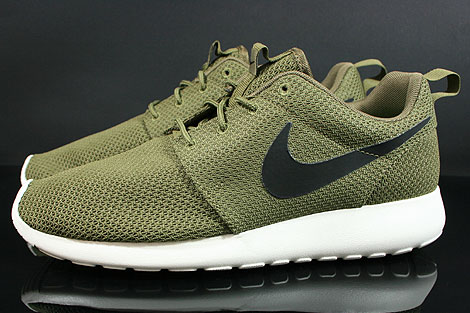 nike roshe run beige