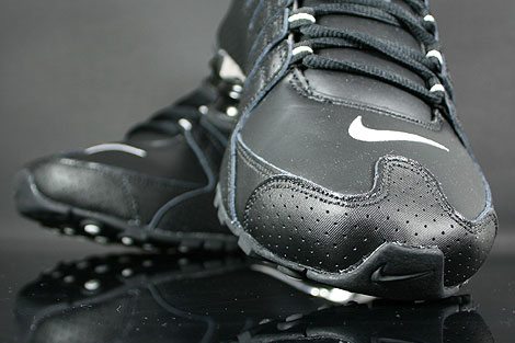 nike shox nz eu black white