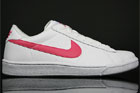 Nike WMNS Tennis Classic Weiss Rose Nike WMNS Tennis Classic Weiss Rose
