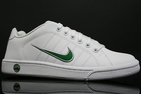 nike court tradition