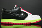 Nike Dunk Low WMNS Grey Black Berry Volt Nike Dunk Low WMNS Grey Black Berry Volt